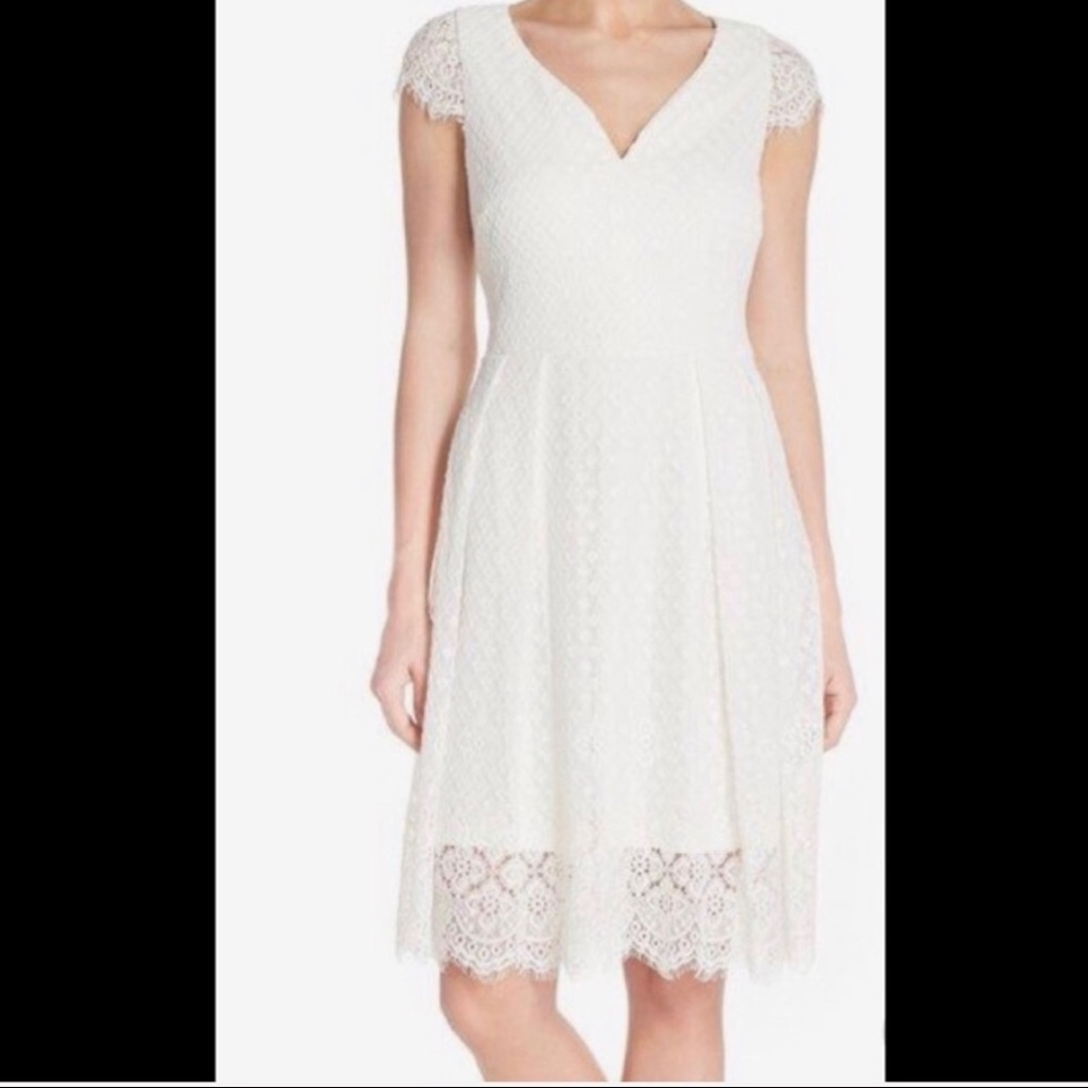 ‼️Ivanka Trump Cap Sleeve Chantilly‼️